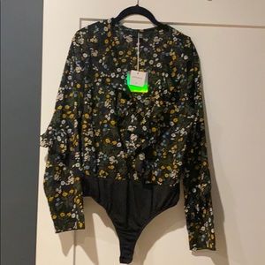 MISSGUIDED NWT floral bodysuit